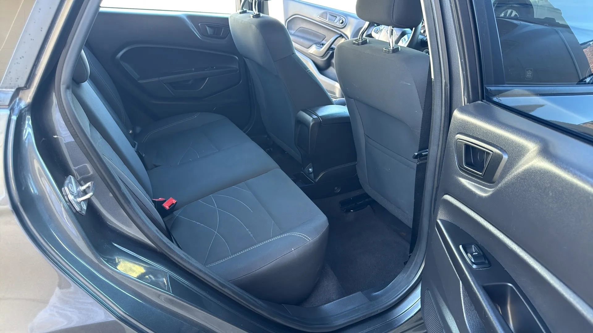 Used 2018 Ford Fiesta SE image 25