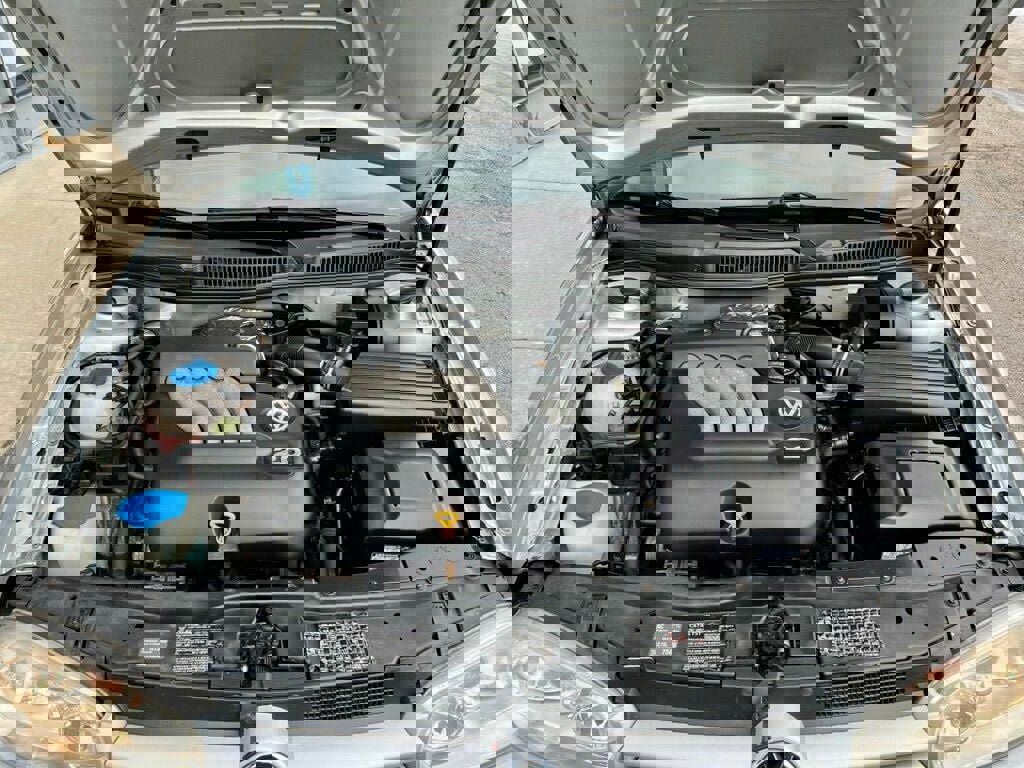 Used 2005 Volkswagen Golf GL image 7