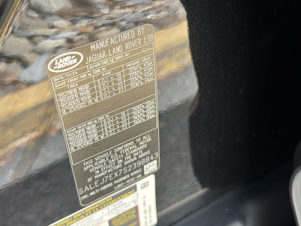 Used 2025 Land Rover Defender 110 S image 34
