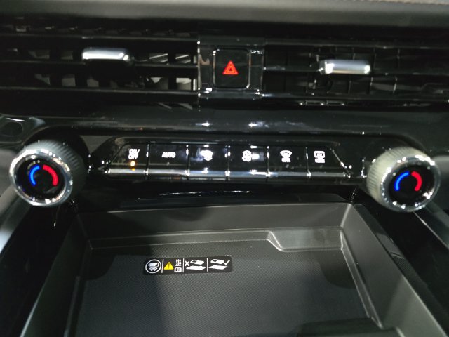 New 2026 Chevrolet Suburban High Country w/ LPO, Illumination Package AWD/4WD image 25