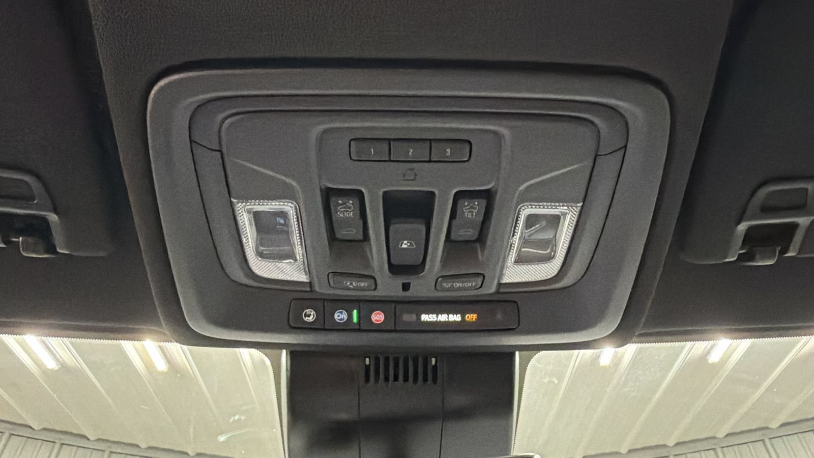 Used 2026 Chevrolet Silverado 2500 High Country w/ High Country Premium Package AWD/4WD image 36