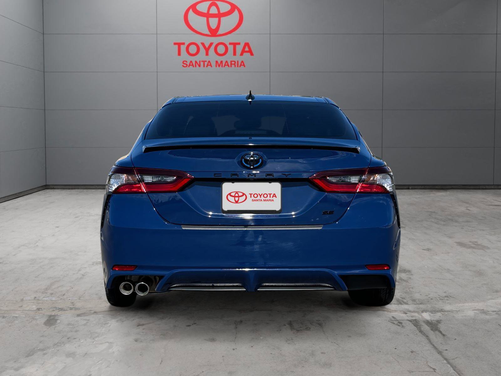 Used 2024 Toyota Camry SE w/ Convenience Package FWD image 4