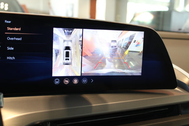 New 2027 Cadillac Vistiq Luxury AWD/4WD image 17