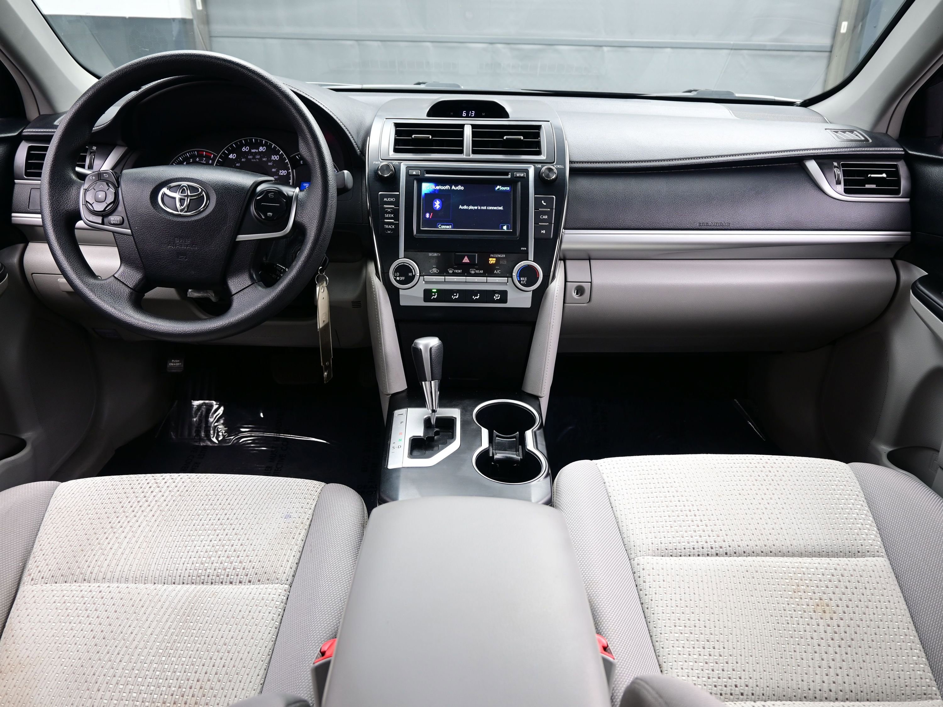 Used 2013 Toyota Camry LE image 15