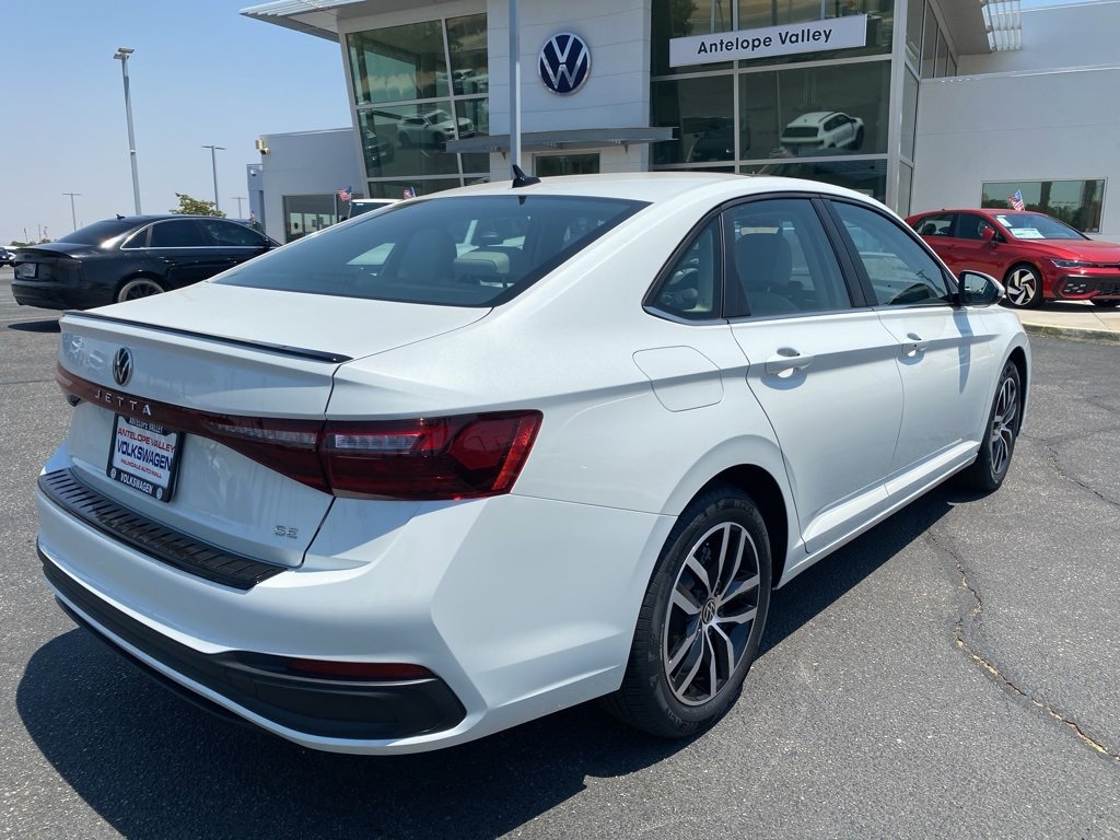 New 2025 Volkswagen Jetta SE image 7
