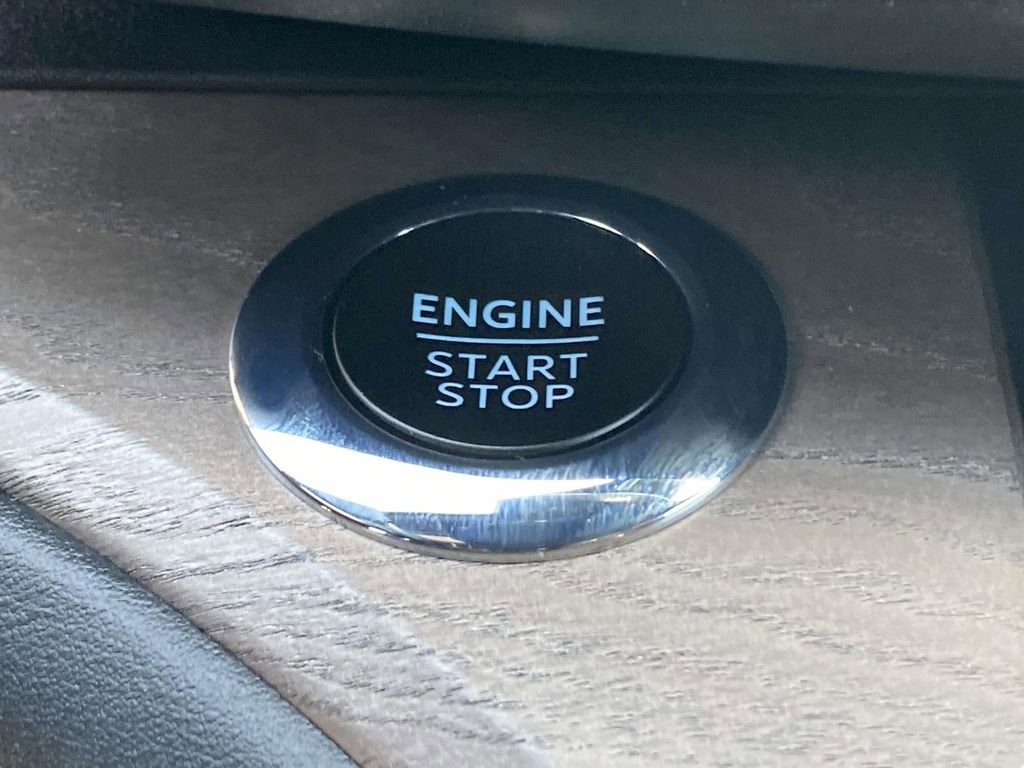 Used 2023 Ford Explorer Platinum w/ Technology Package AWD/4WD image 29