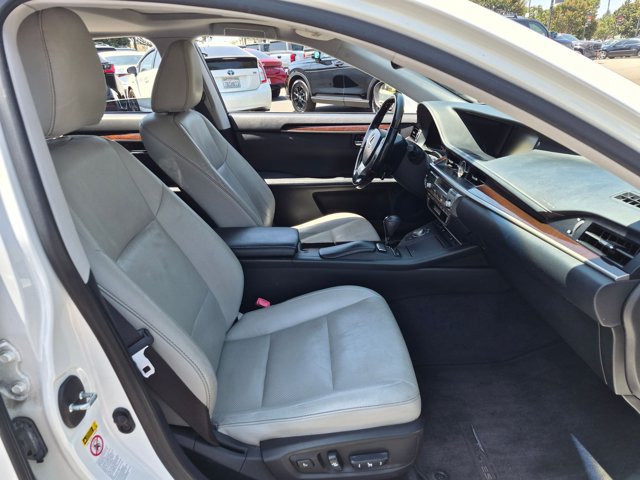 Used 2013 Lexus ES 350 w/ Luxury Pkg FWD image 19