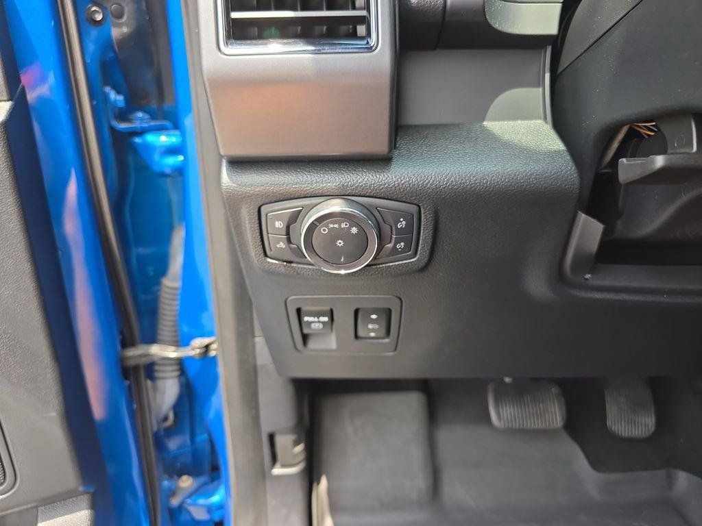 Used 2020 Ford F150 XLT w/ Equipment Group 302A Luxury AWD/4WD image 34