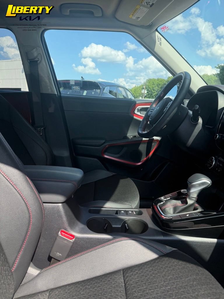 Used 2025 Kia Soul GT-Line w/ GT-Line Technology Package FWD image 9