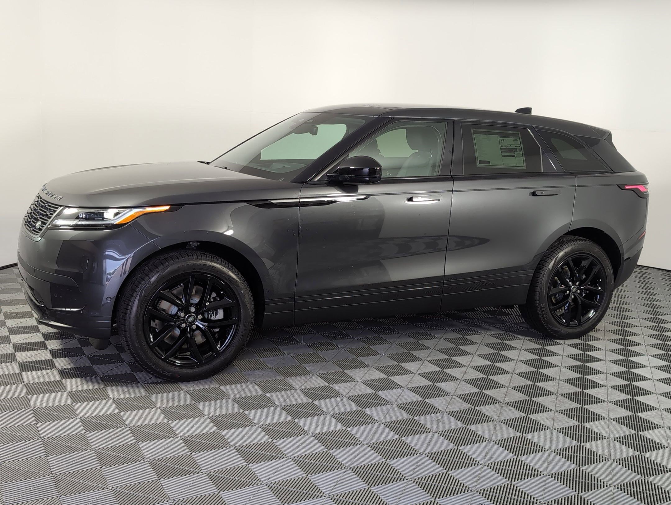 Used 2026 Land Rover Range Rover Velar S image 1