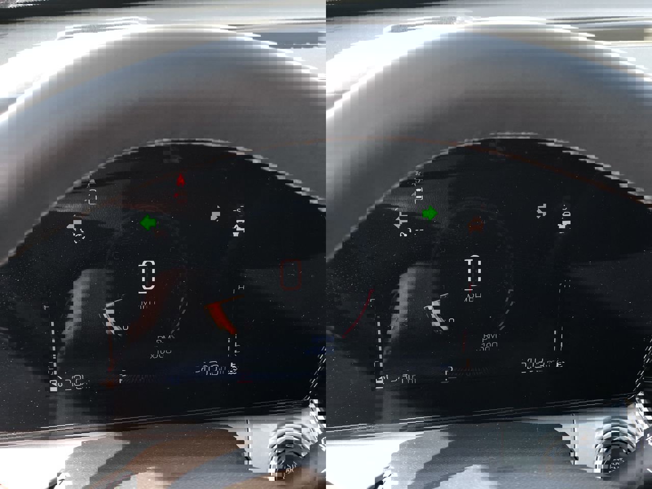 Used 2025 Chevrolet Trax LT w/ LT Convenience Package image 16