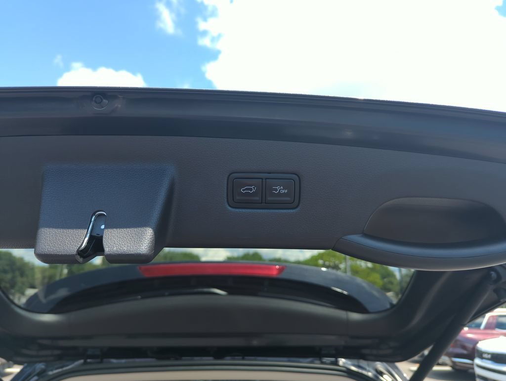 Used 2023 Kia Carnival SX Prestige FWD image 32
