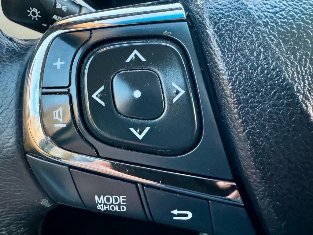 Used 2016 Toyota Avalon XLE Plus image 21