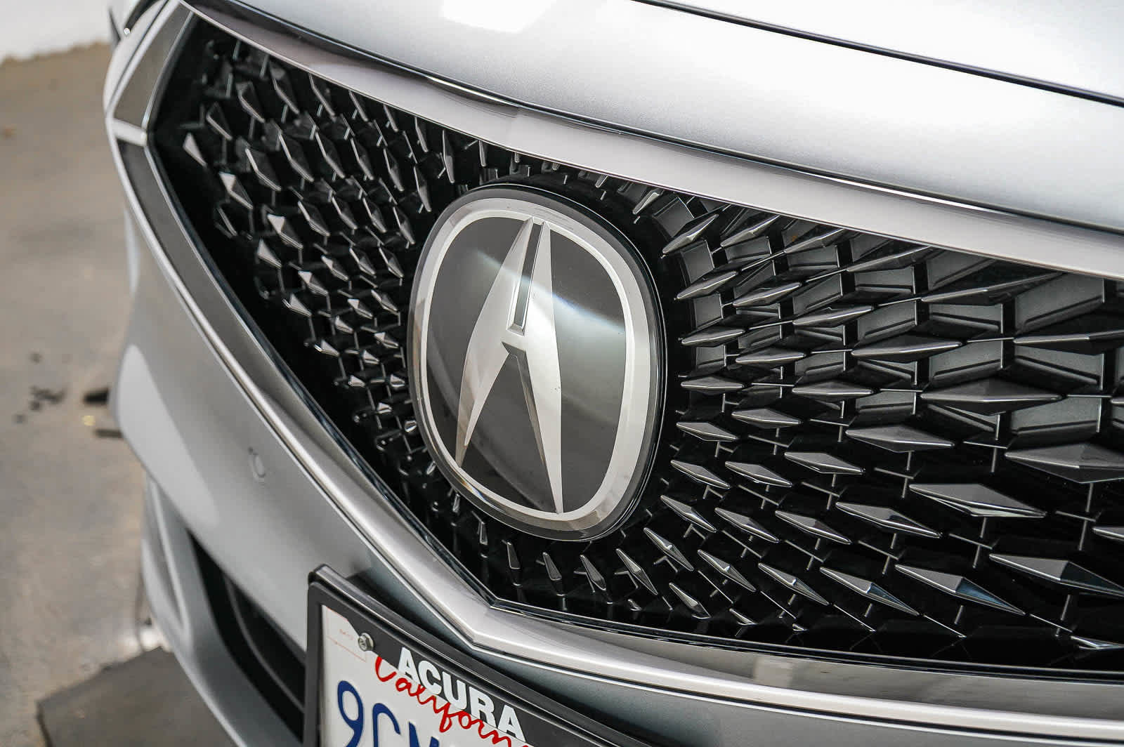 Used 2023 Acura MDX SH-AWD w/ Technology Package image 8