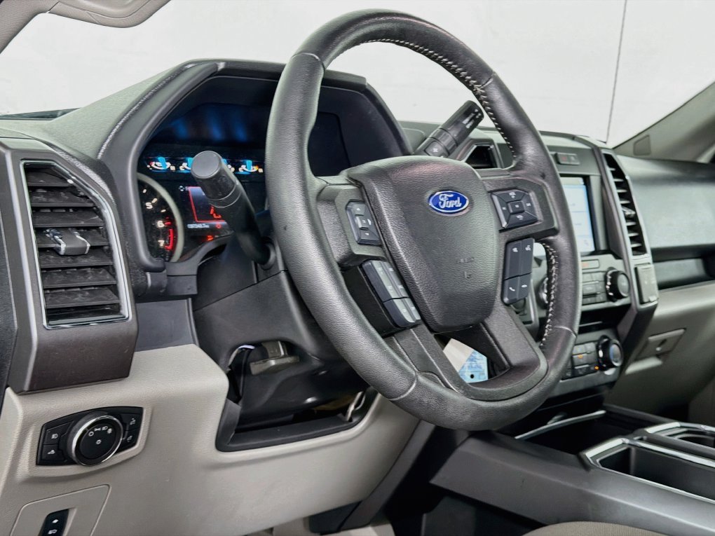 Used 2017 Ford F150 XLT w/ Equipment Group 302A Luxury AWD/4WD image 33