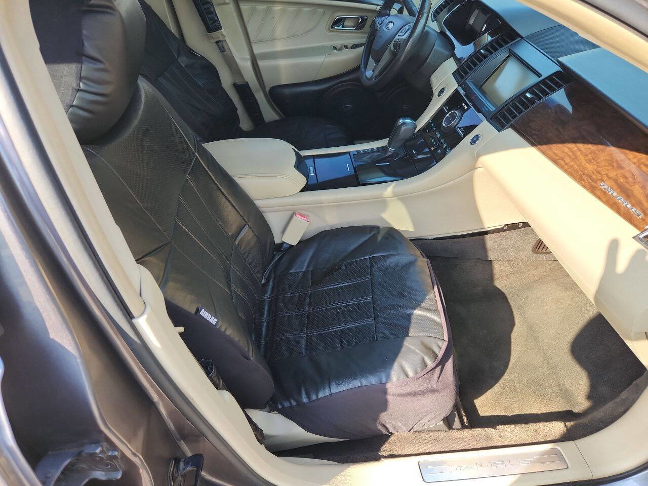 Used 2014 Ford Taurus Limited w/ Equipment Group 301A FWD image 27