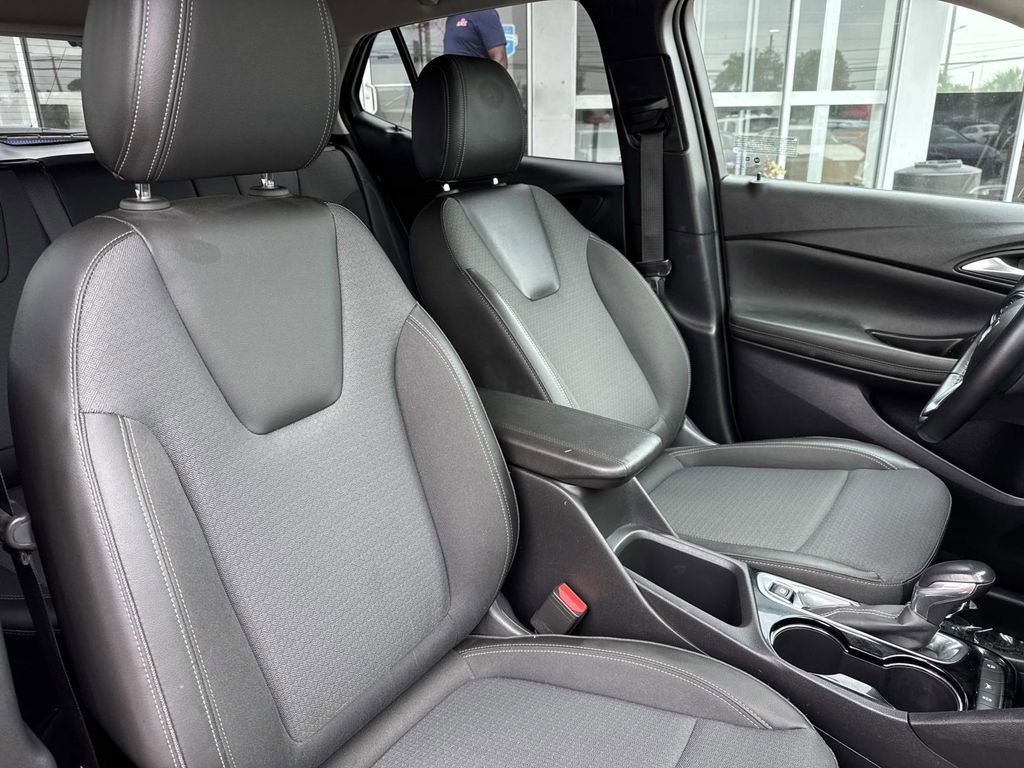 Used 2024 Buick Encore GX Preferred FWD image 11