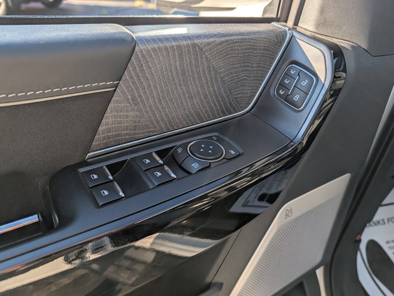 Used 2023 Ford F150 Lightning Platinum AWD/4WD image 32
