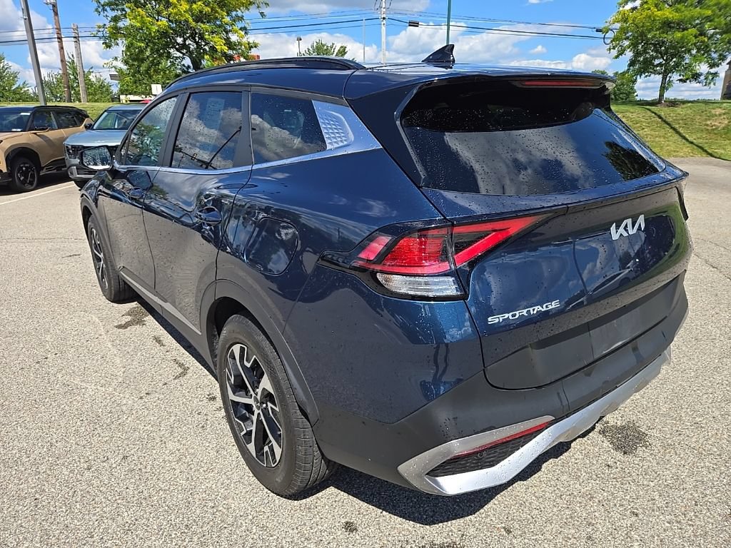 Certified 2023 Kia Sportage EX w/ EX Premium Package AWD/4WD image 9