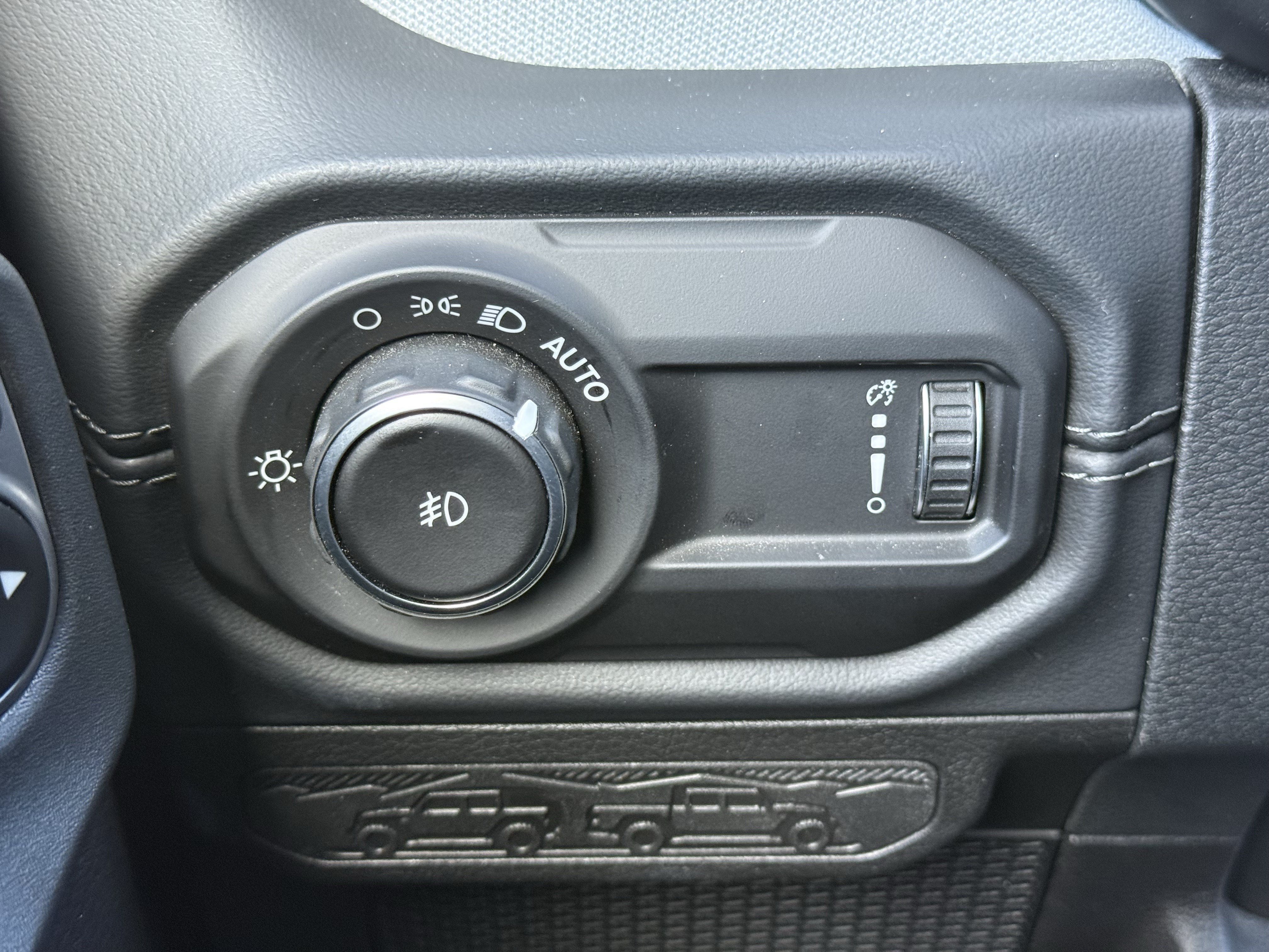 Used 2026 Jeep Wrangler Unlimited Sahara AWD/4WD image 26