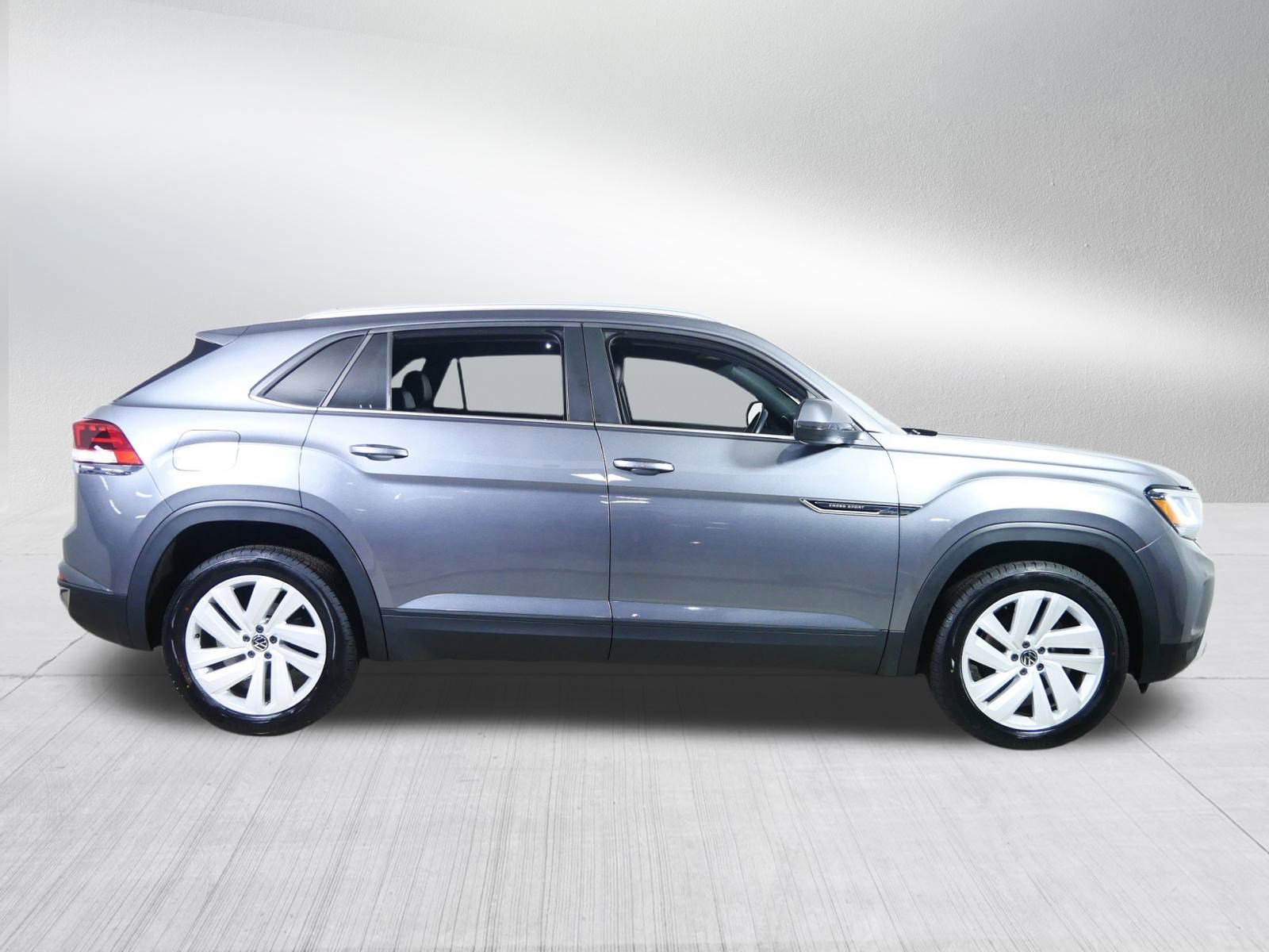 Certified 2020 Volkswagen Atlas Cross Sport SE image 8