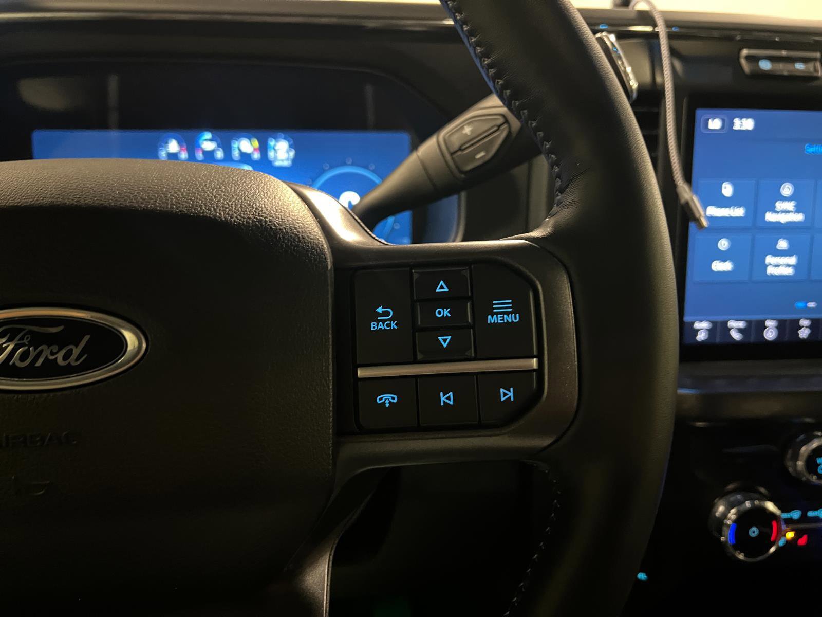 Used 2024 Ford F350 Lariat w/ Lariat Ultimate Package image 14