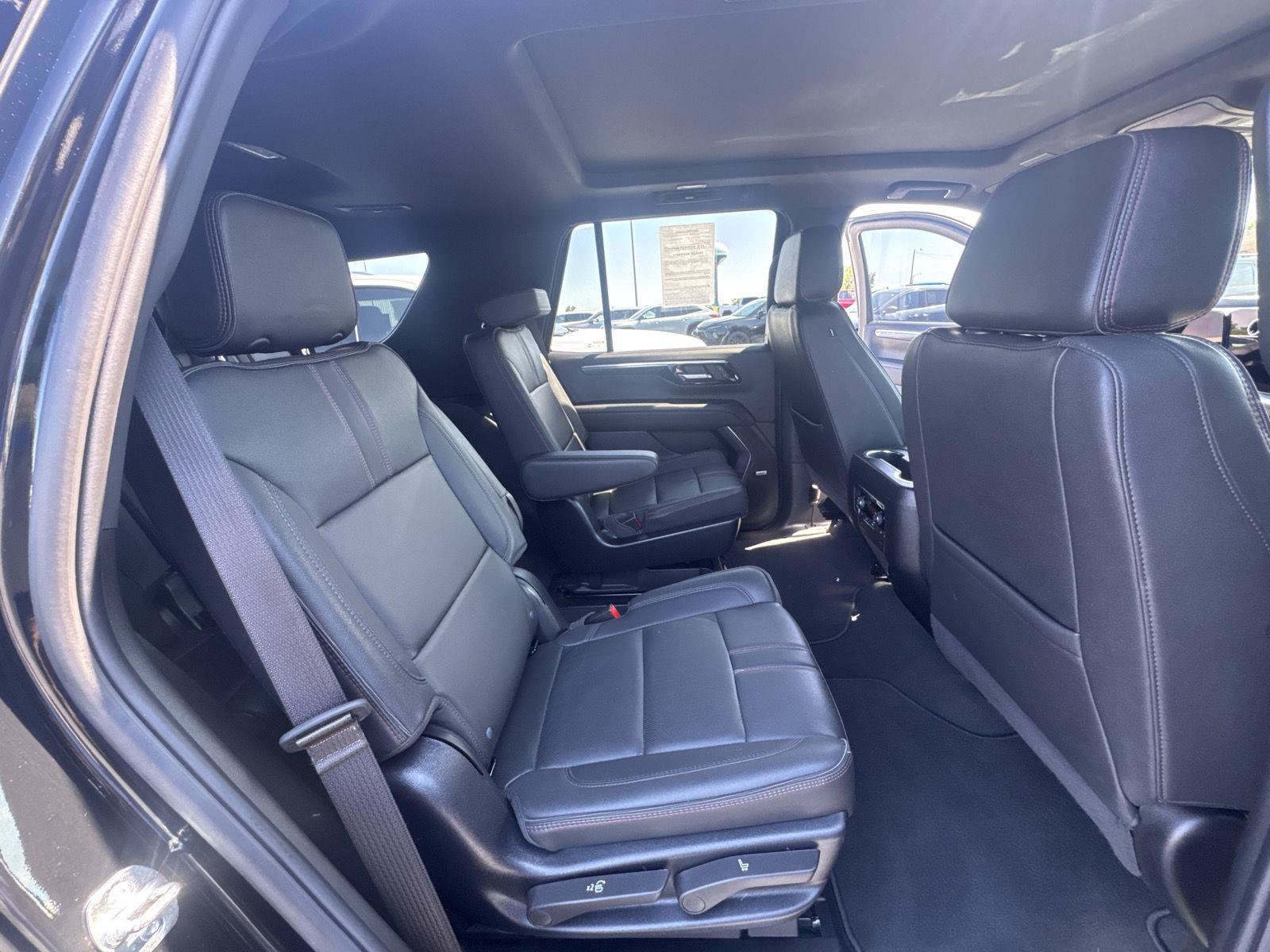Used 2025 Chevrolet Tahoe RST w/ Comfort Package AWD/4WD image 15