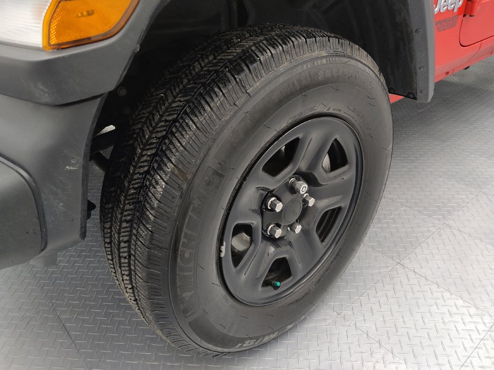 Used 2018 Jeep Wrangler Unlimited Sport image 31