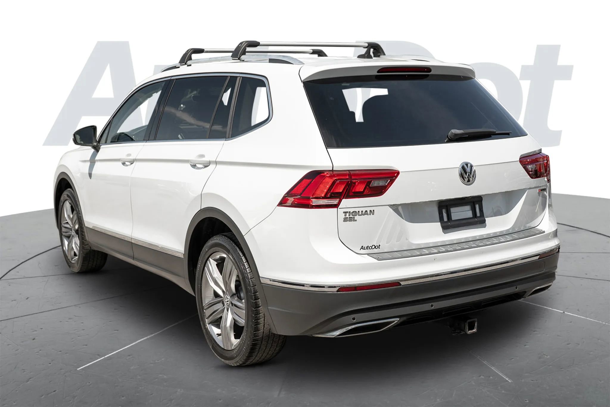 Used 2019 Volkswagen Tiguan SEL Premium AWD/4WD image 2