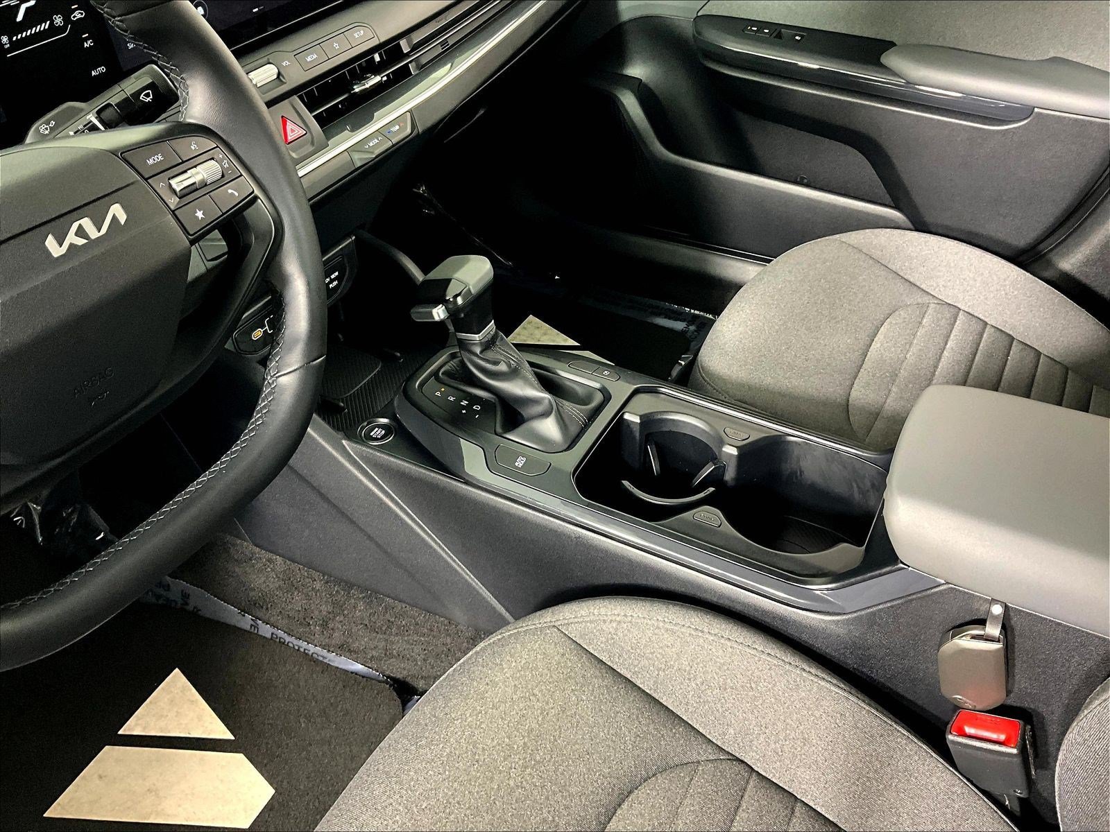 Used 2025 Kia K4 EX FWD image 18