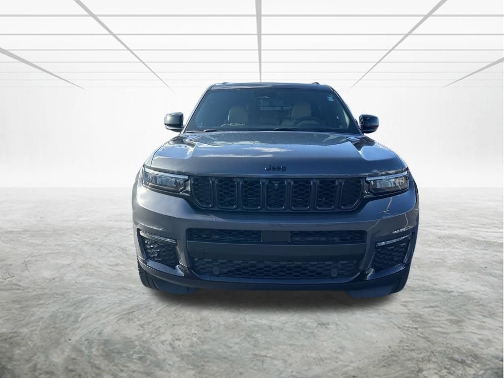 Certified 2023 Jeep Grand Cherokee L Limited w/ Luxury Tech Group II image 8
