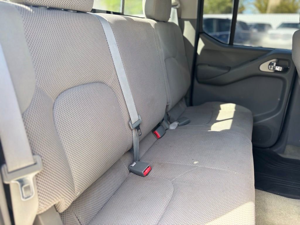 Used 2014 Nissan Frontier SV w/ SV Value Truck Package RWD image 19