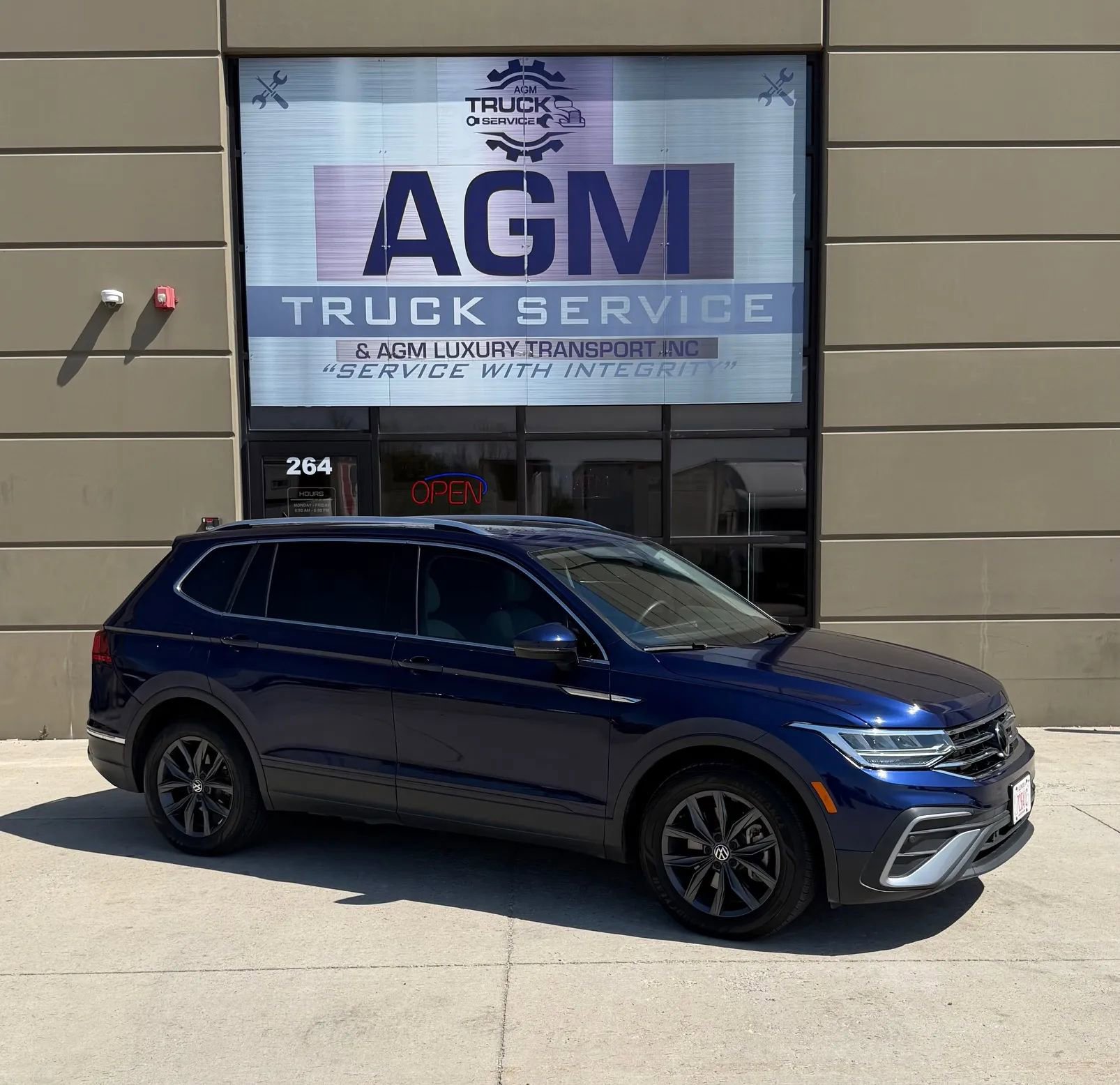 Used 2023 Volkswagen Tiguan SE image 8