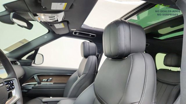 Used 2025 Land Rover Range Rover SE image 31