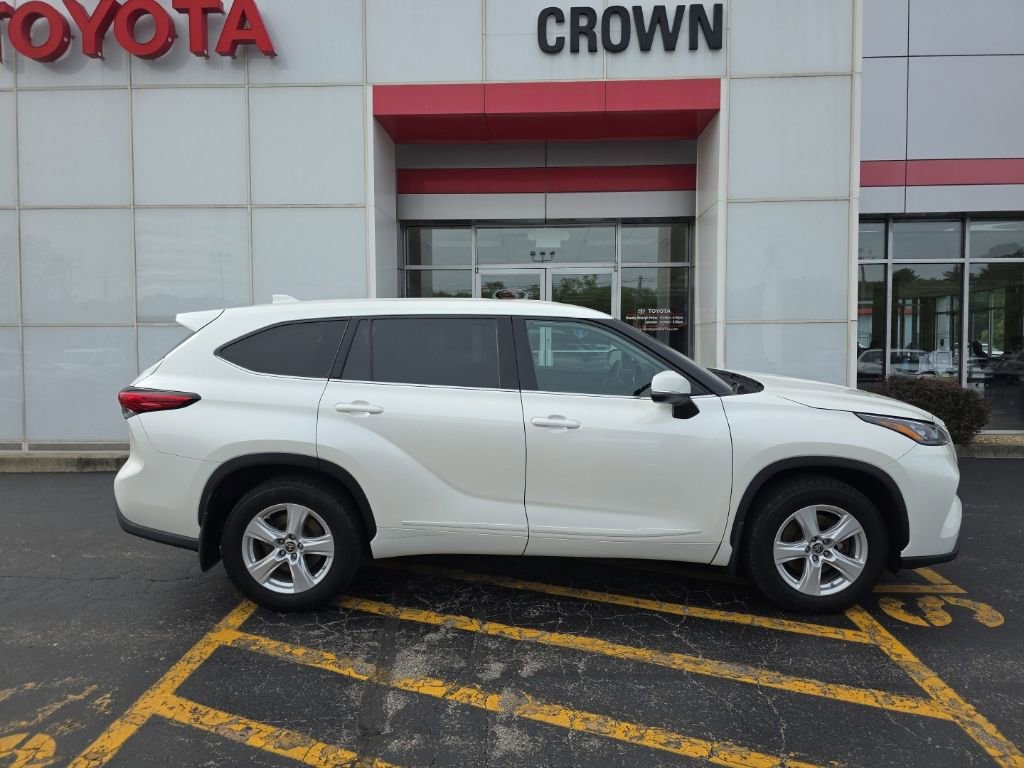 Used 2020 Toyota Highlander L AWD/4WD image 2