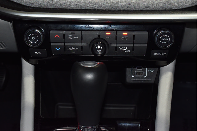 Certified 2024 Jeep Compass Latitude AWD/4WD image 21