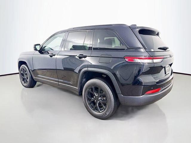 Used 2024 Jeep Grand Cherokee Altitude image 5