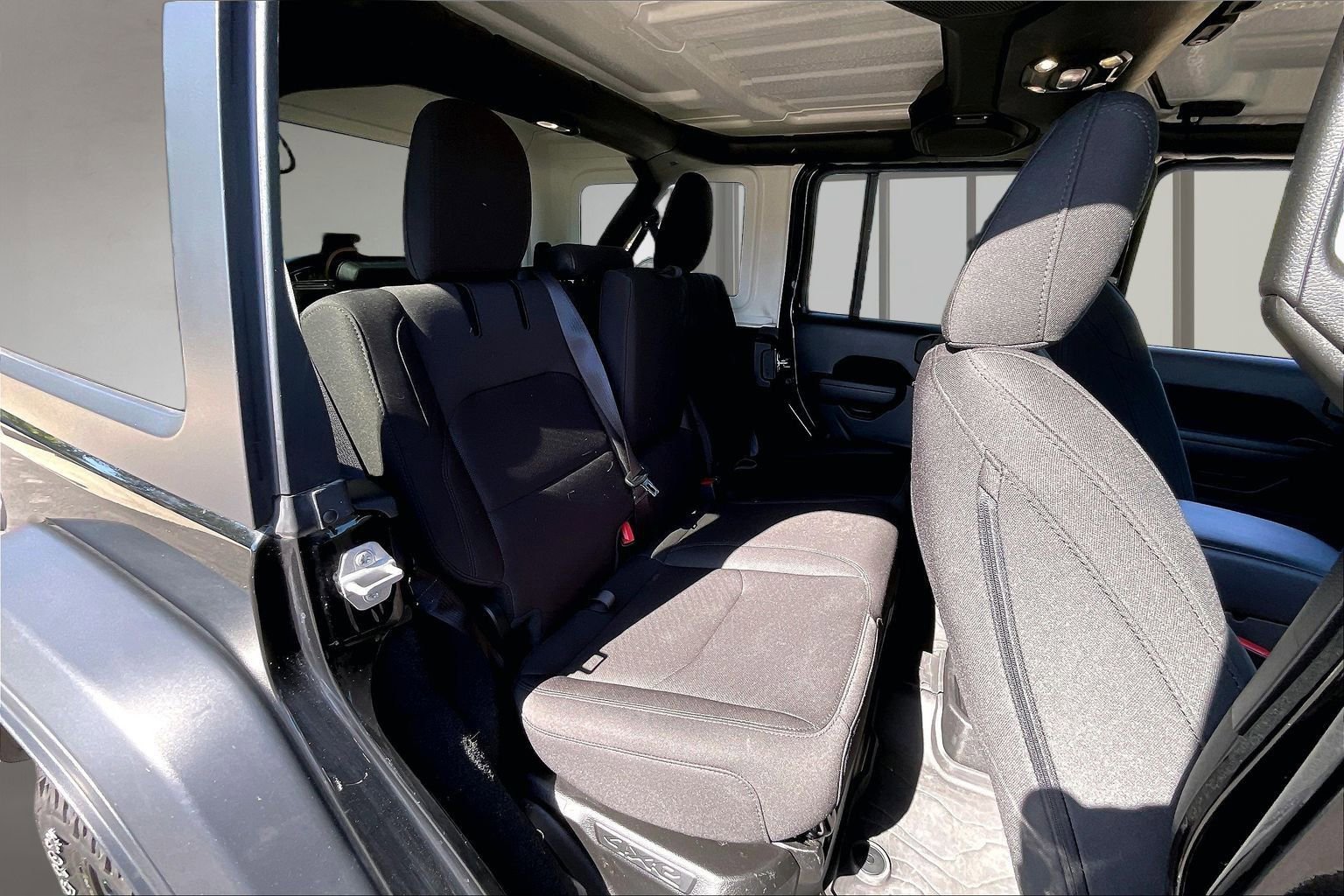 Used 2023 Jeep Wrangler Unlimited w/ Cold Weather Group AWD/4WD image 24