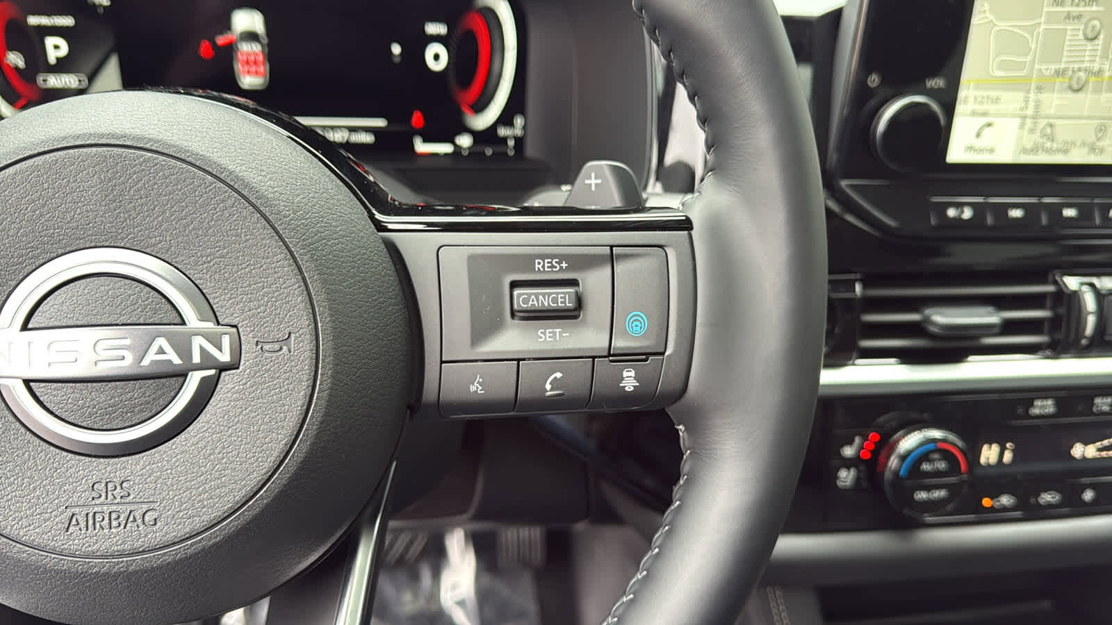 New 2025 Nissan Pathfinder Platinum w/ Cargo Package image 30