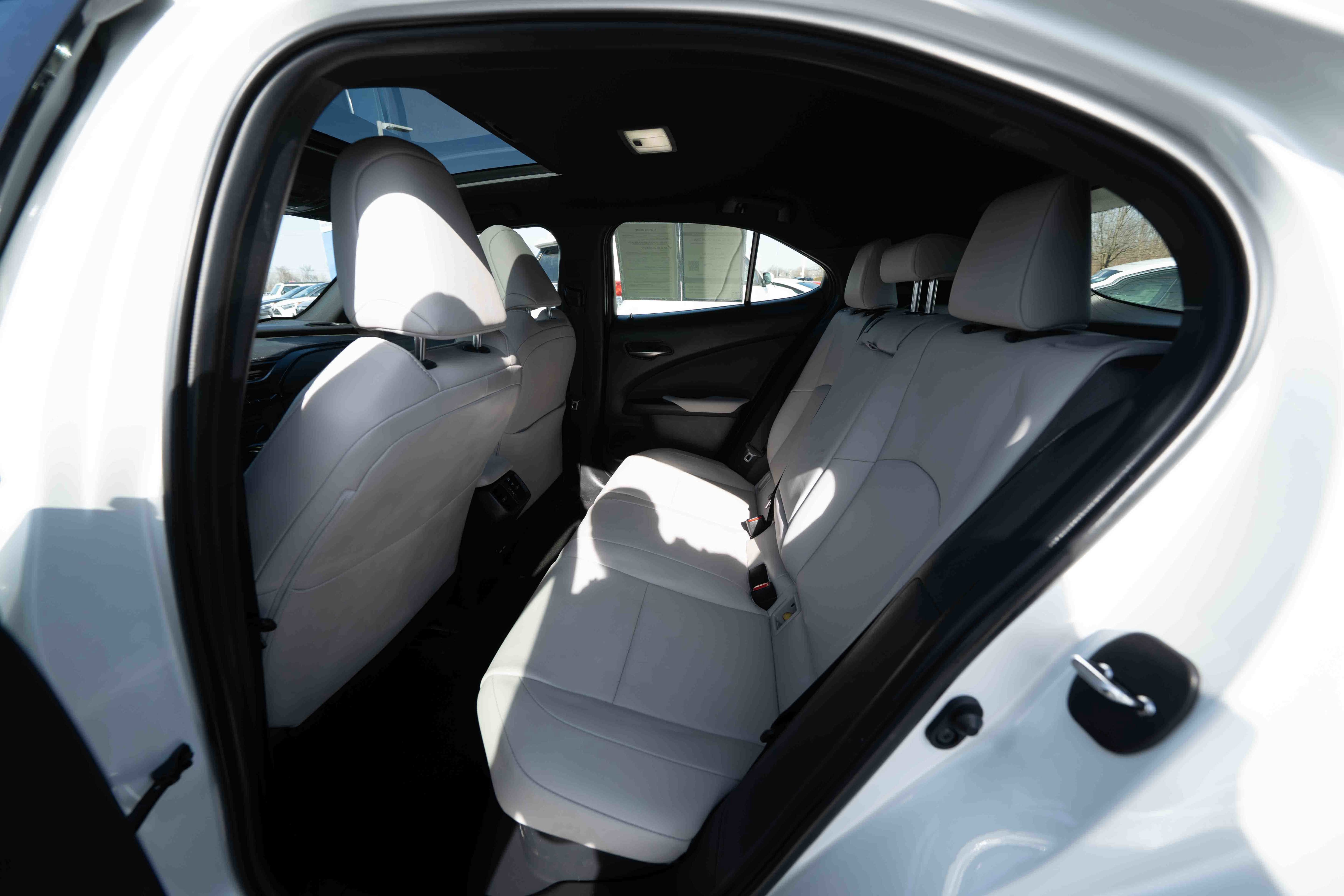 Used 2022 Lexus UX 250h UX 250h image 23