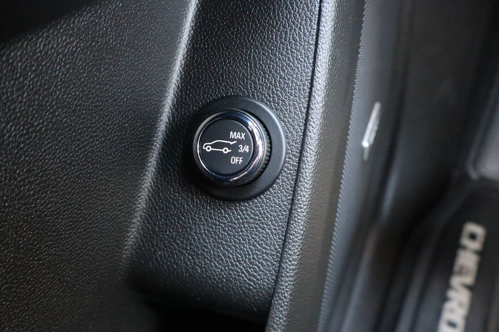 Used 2022 Chevrolet Traverse Premier AWD/4WD image 32