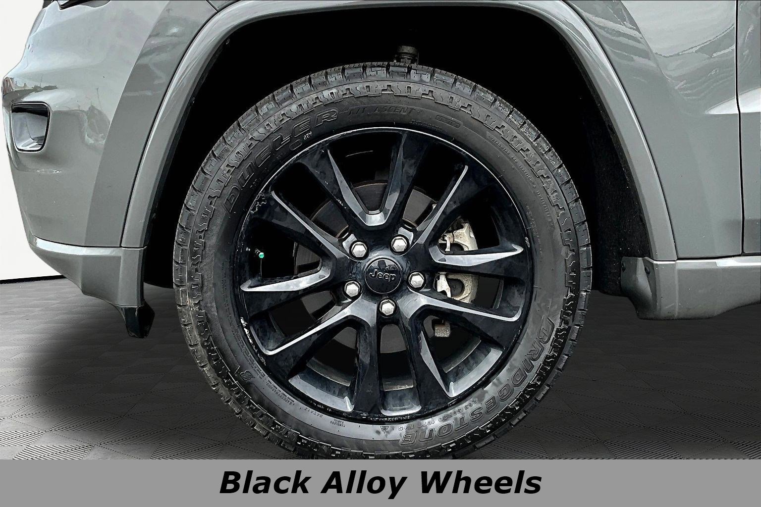 Used 2019 Jeep Grand Cherokee Altitude AWD/4WD image 34