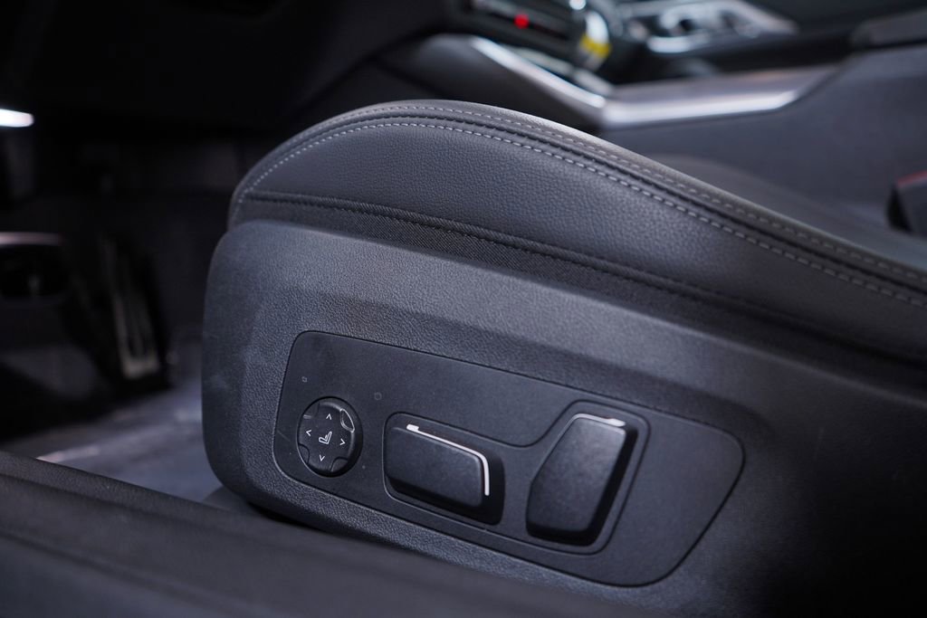 Used 2025 BMW 430i Coupe w/ M Sport Package image 17