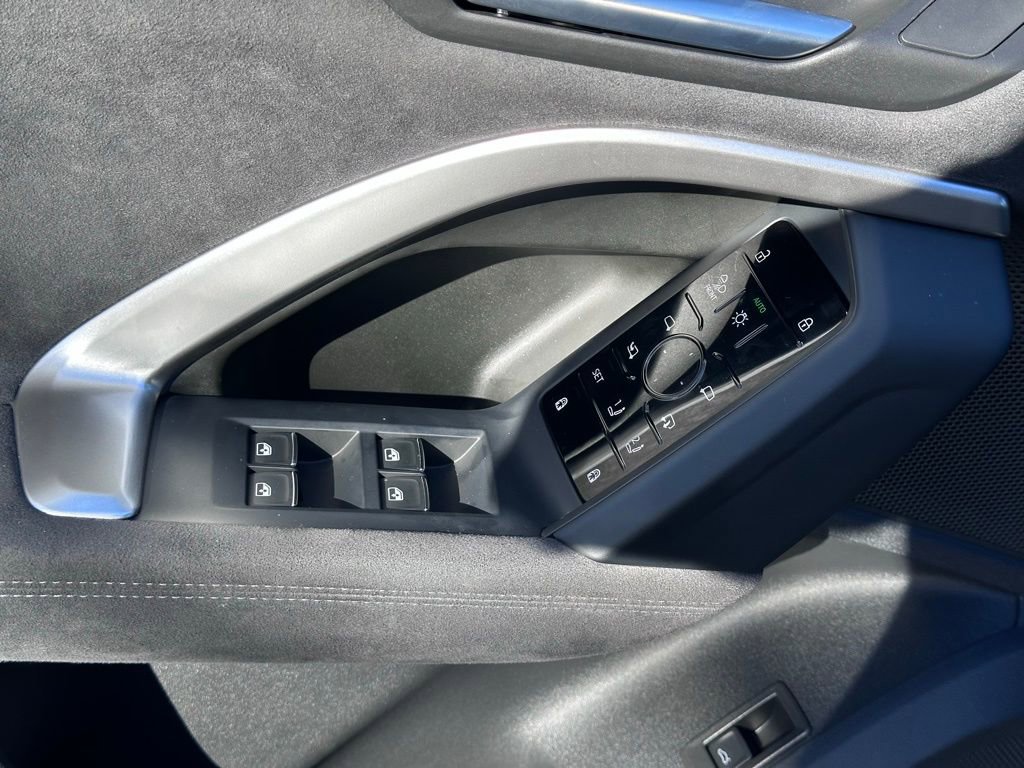 Used 2025 Audi SQ5 Premium Plus image 18