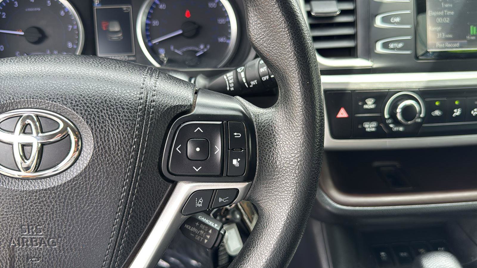 Used 2018 Toyota Highlander LE image 17