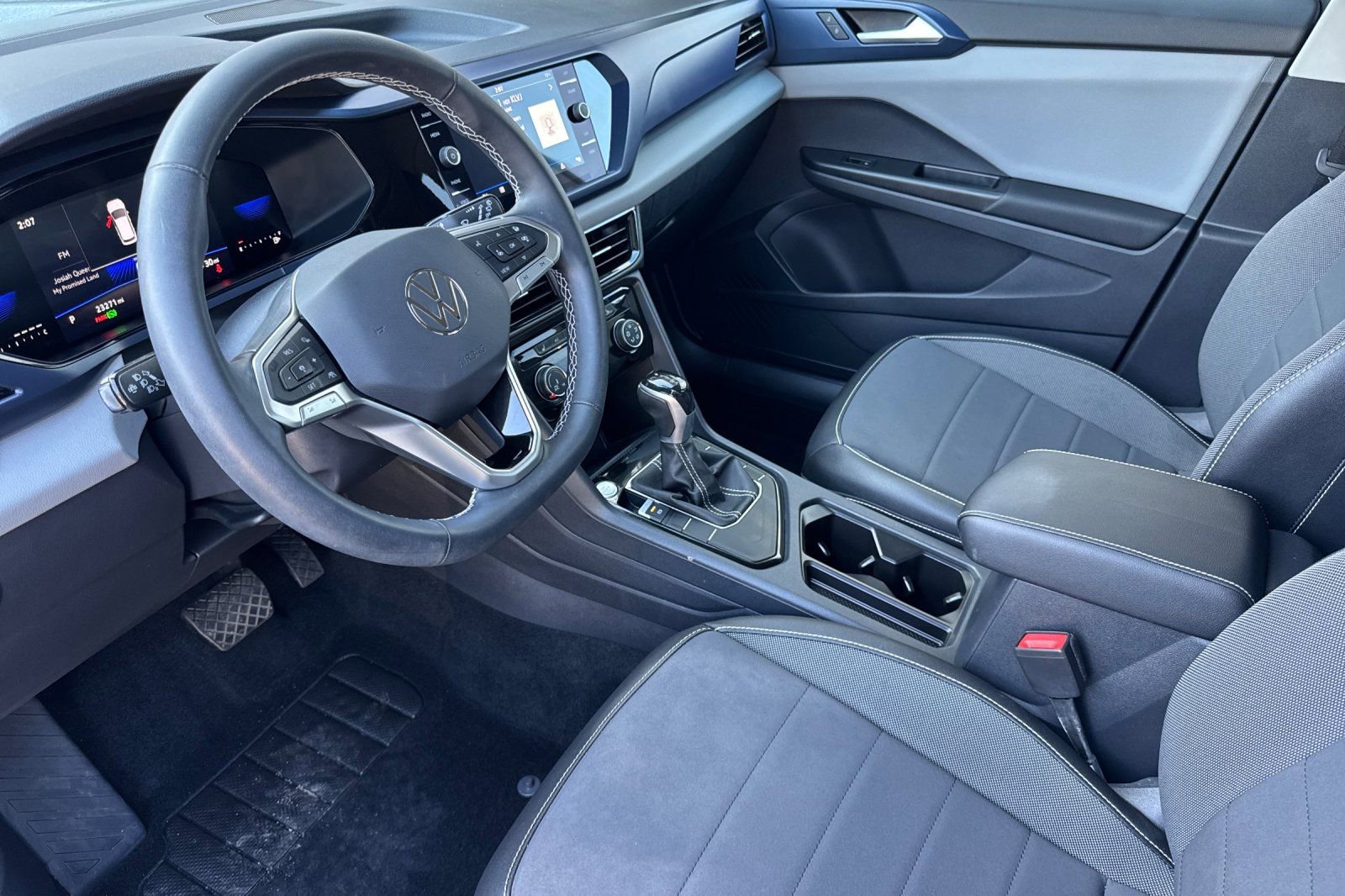 Used 2023 Volkswagen Taos SE image 10