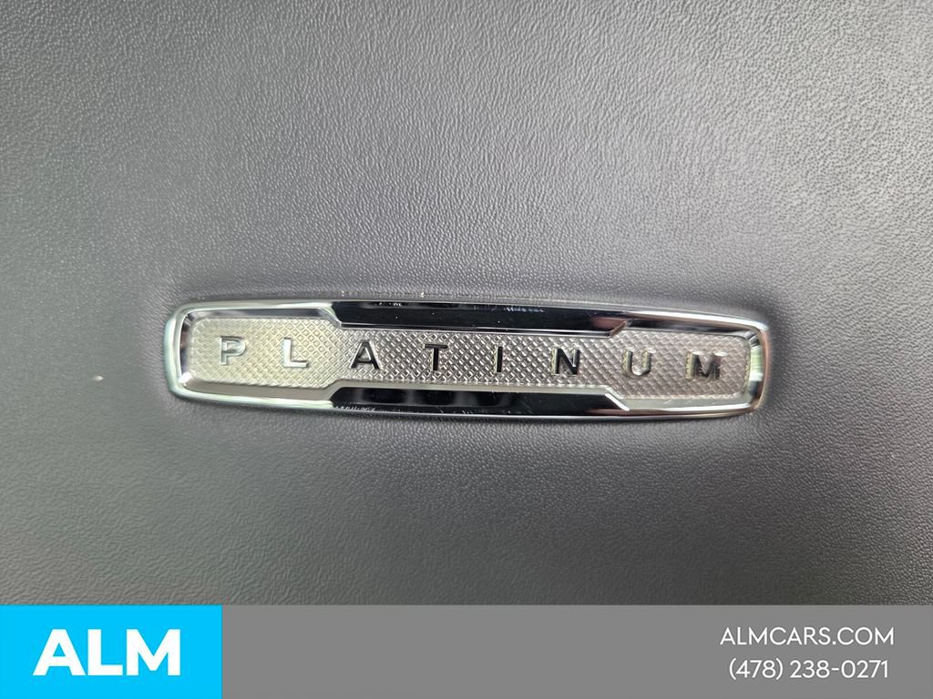 Used 2025 Ford Expedition Platinum AWD/4WD image 22