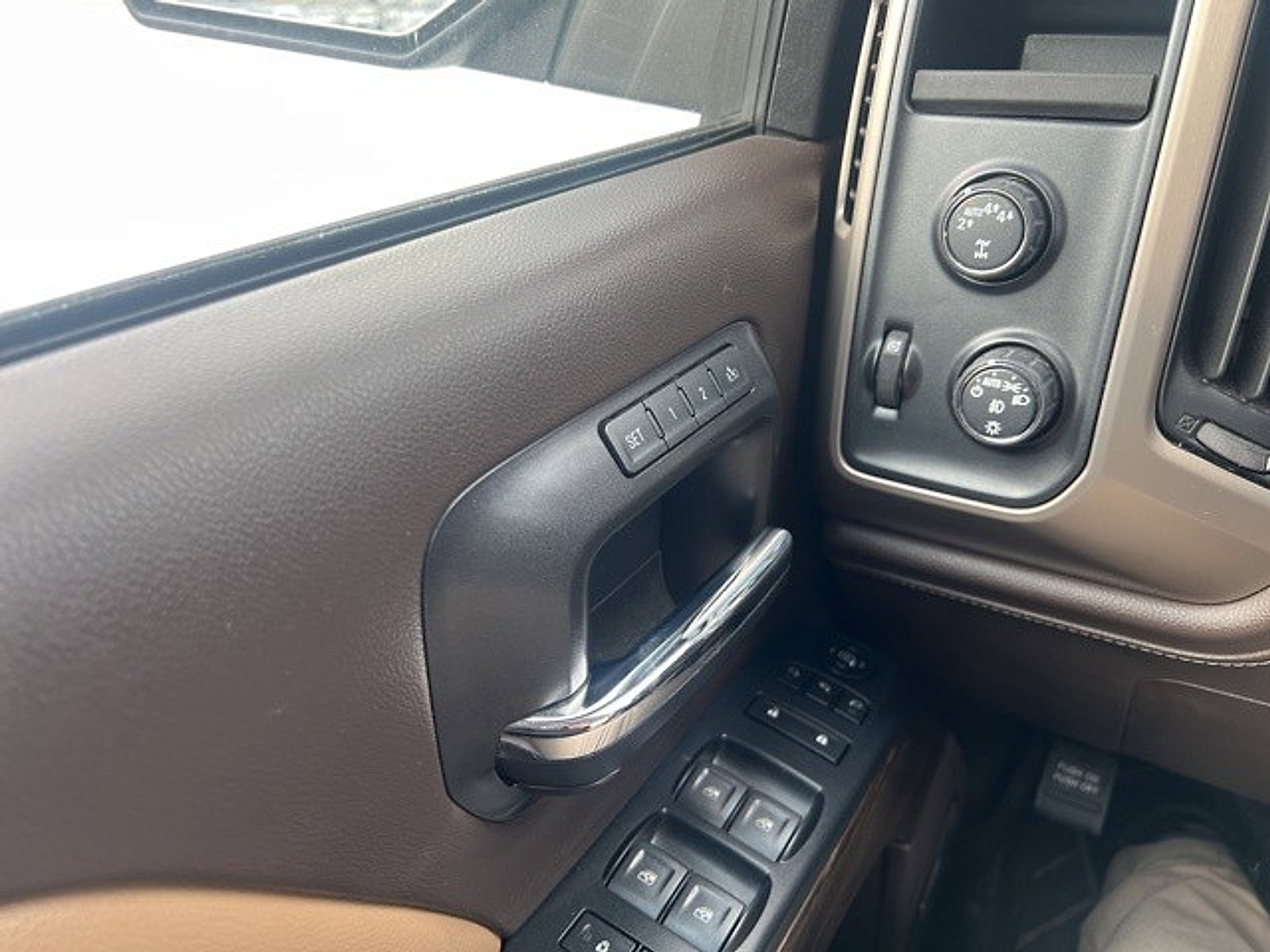 Used 2018 GMC Sierra 1500 Denali image 6