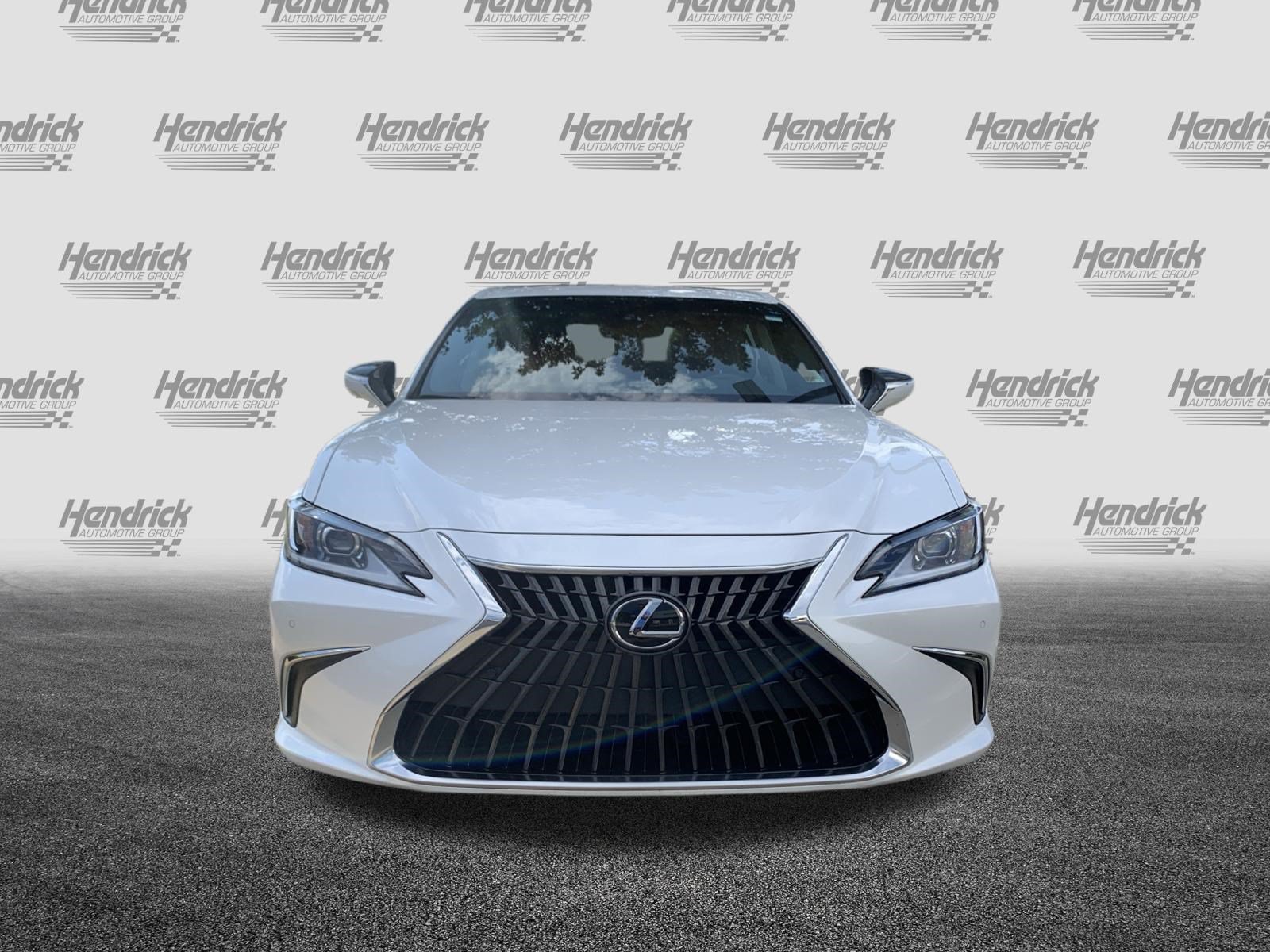 Used 2025 Lexus ES 300h w/ Premium Package FWD image 3
