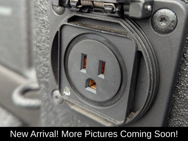 Certified 2020 Chevrolet Silverado 1500 High Country w/ Technology Package image 6